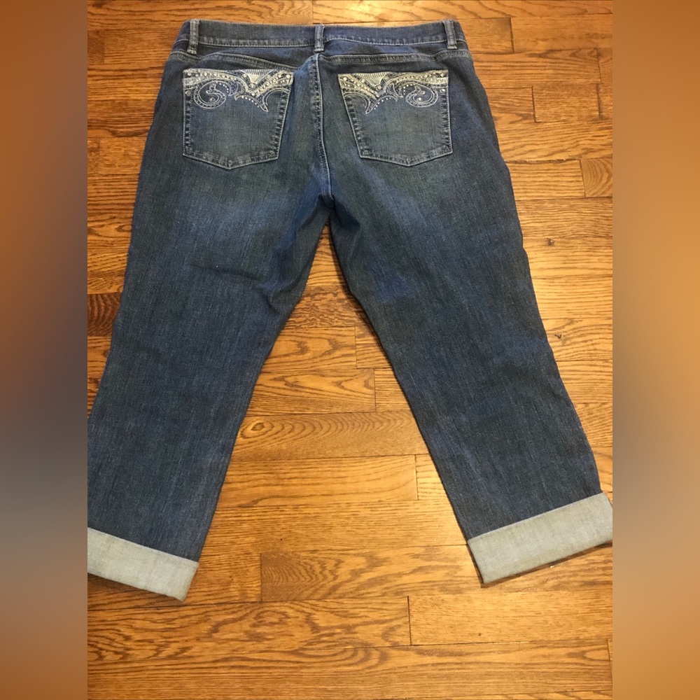 White House Black Market Noir Crop Leg Jean Bling Embellished Size 8 - Picture 3 of 5